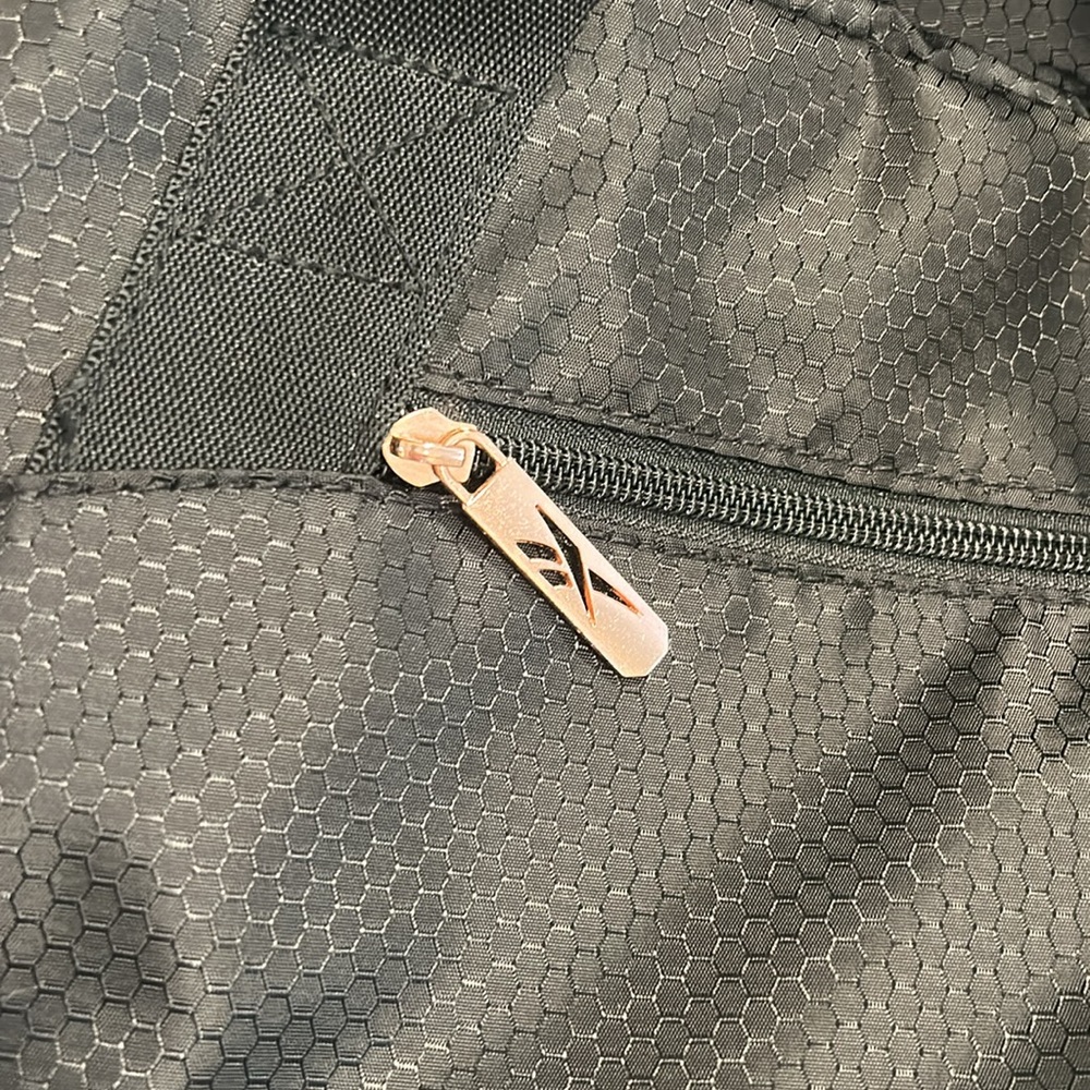 Collapsible Reebok athletic bag - Picture 3 of 4